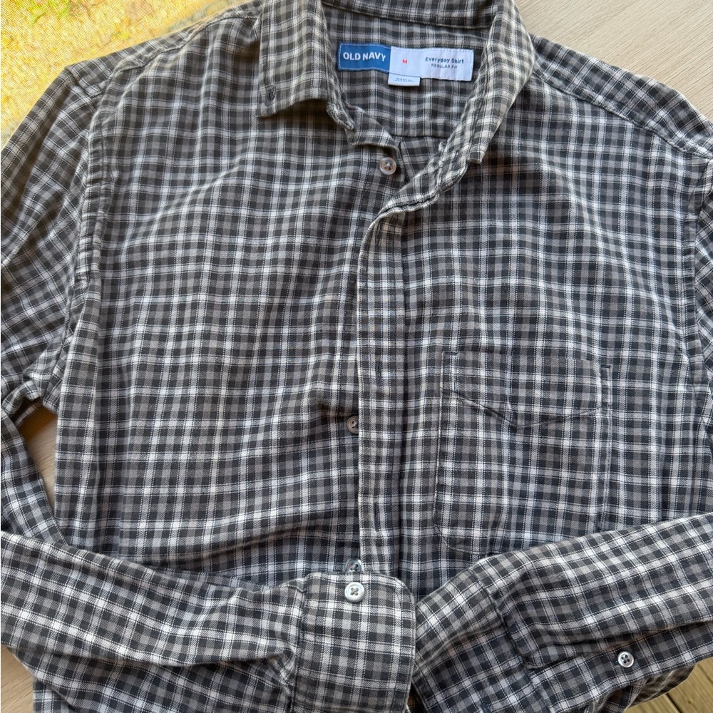 Old Navy Men's Black and White Plaid Button-Down Shirt